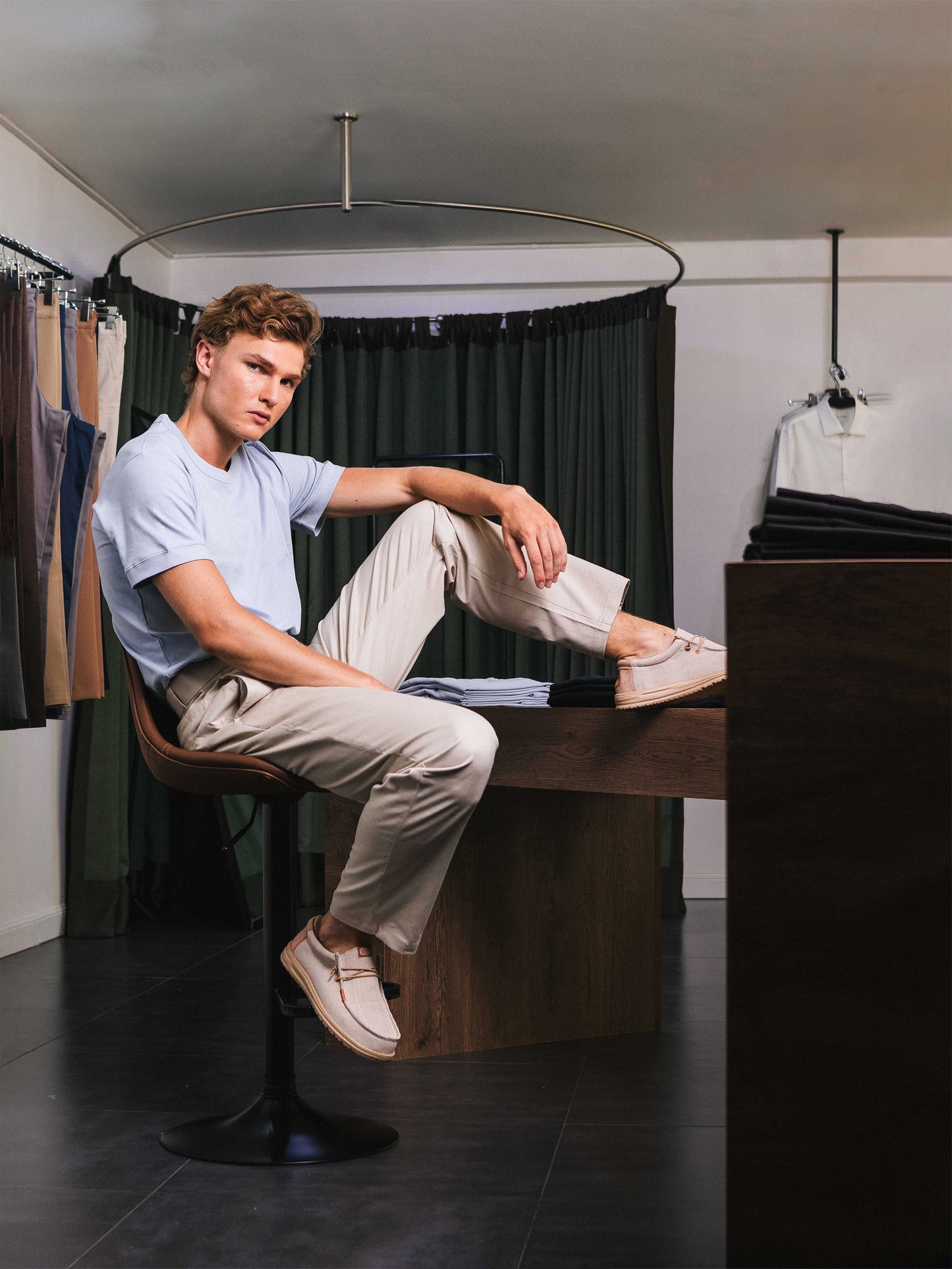Pantalón drill classic fit - hueso