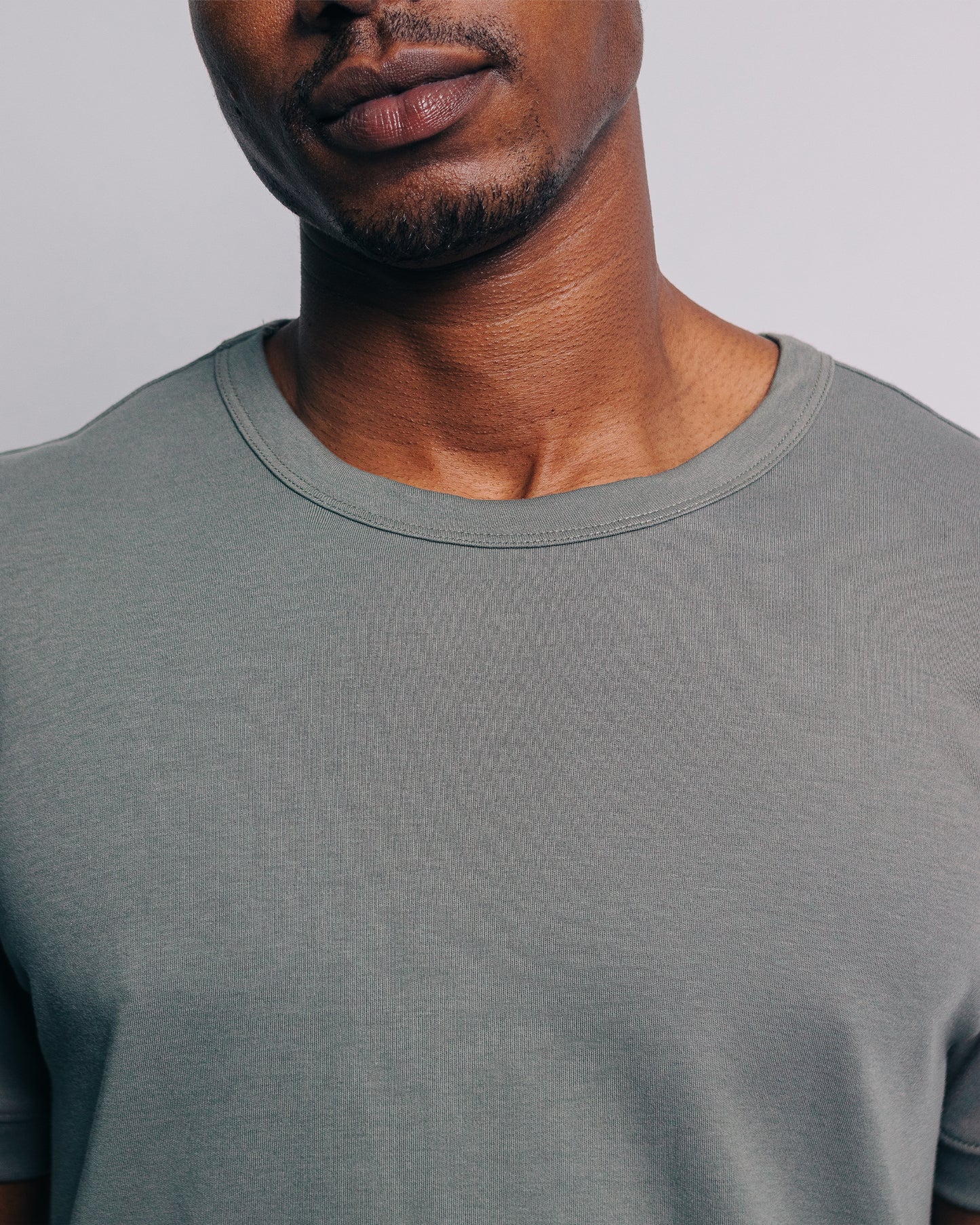 Camiseta básica de pima - sage green