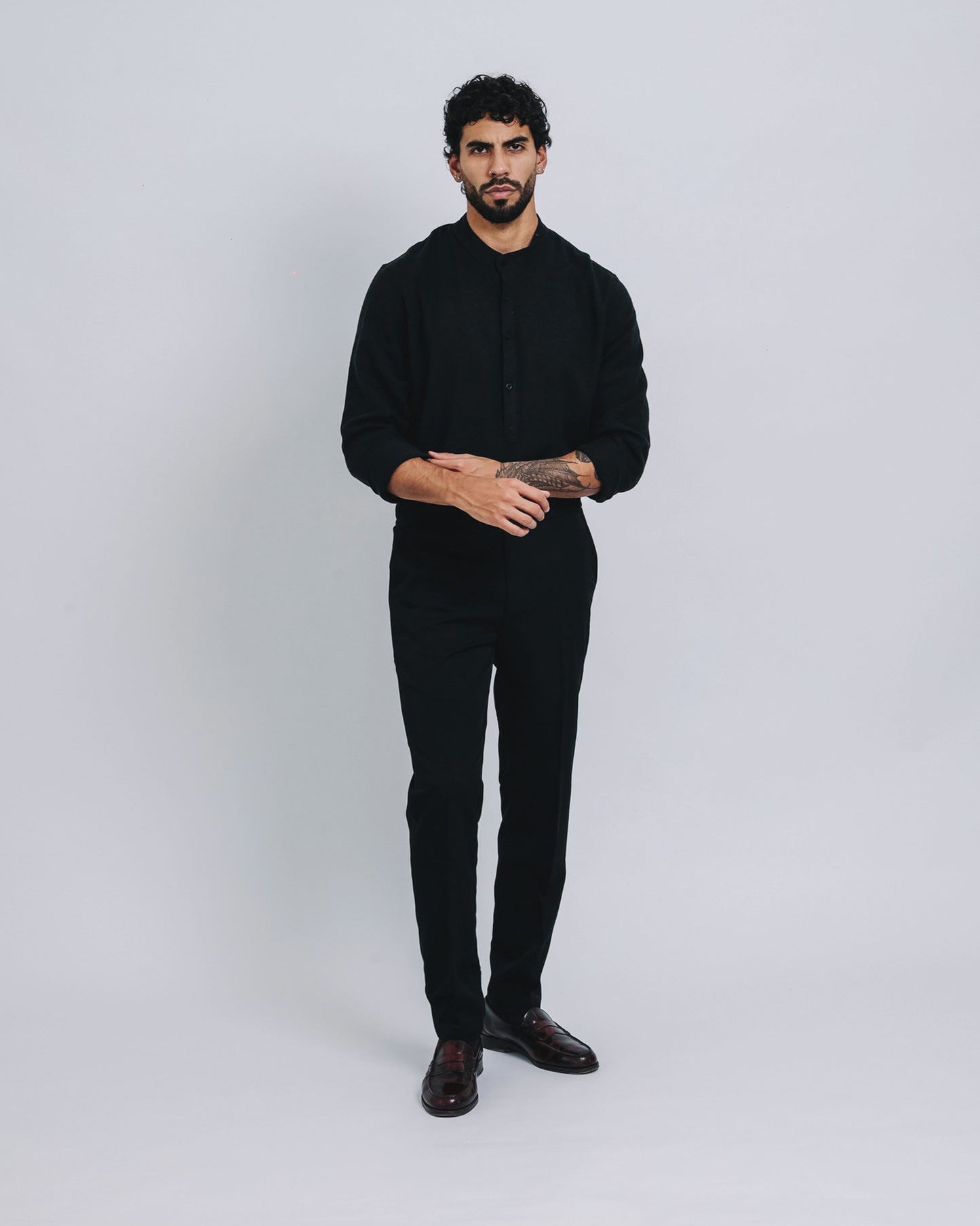 Camisa mao de lino - negro