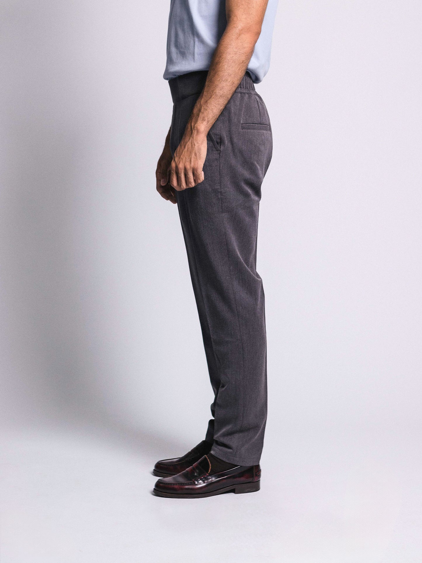 Jogger de vestir 2.0 - plomo