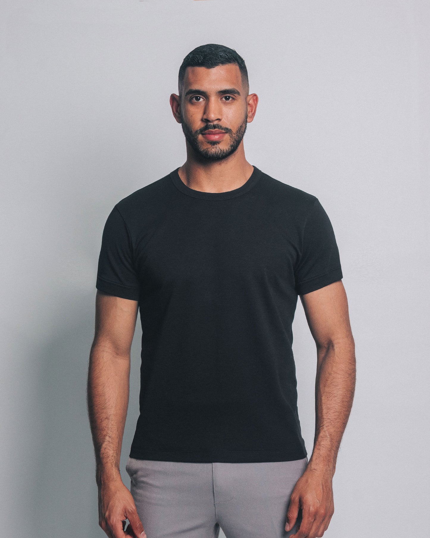Camiseta básica de pima - negro cenizo