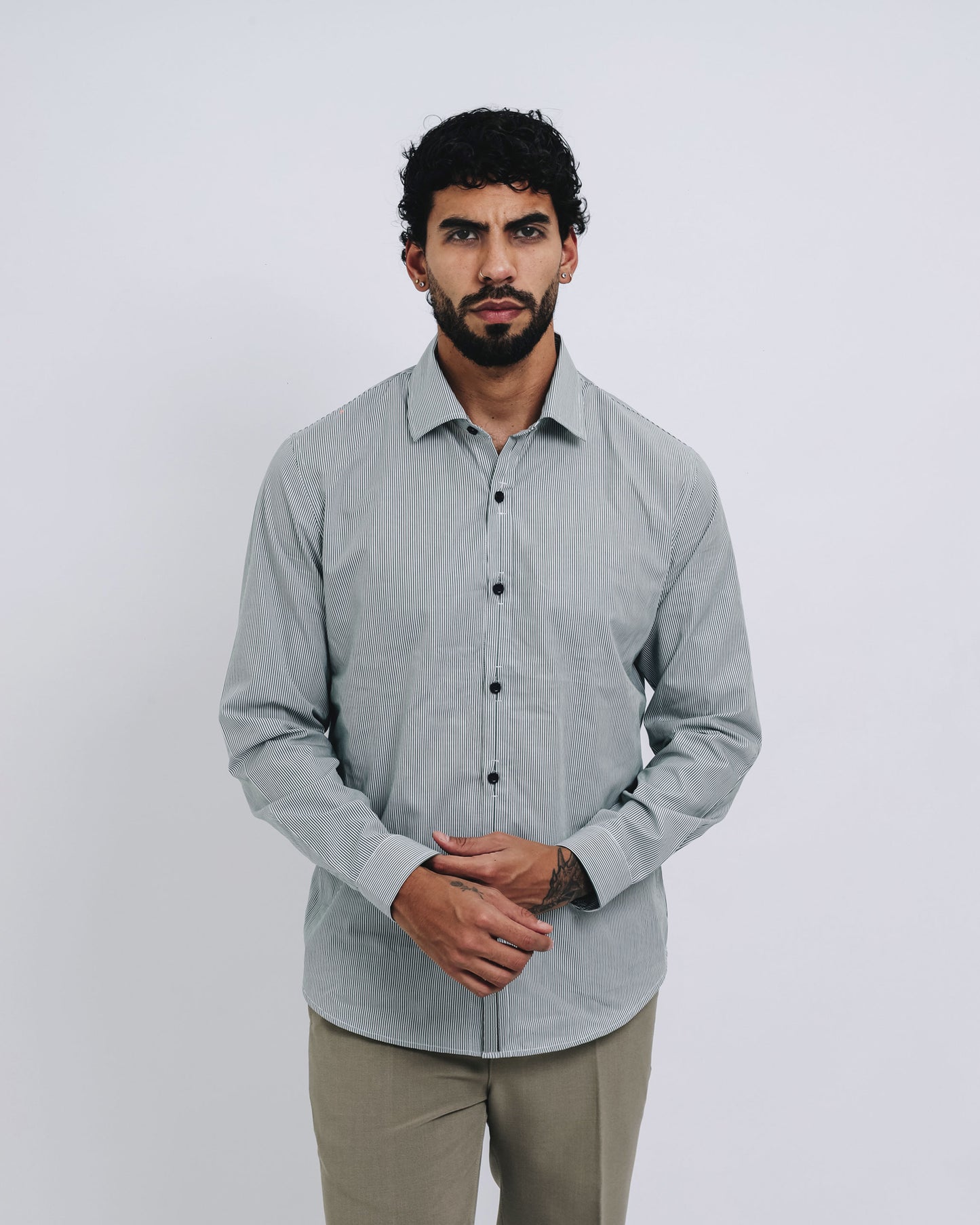 Camisa pechera multiposición - blanco/verde