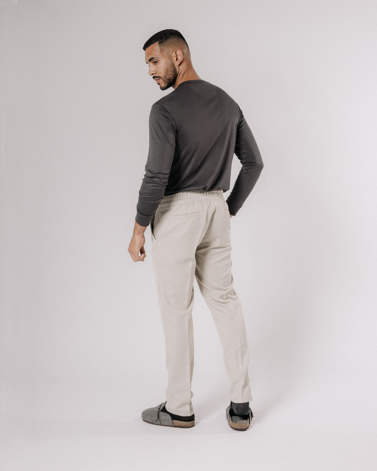 Jogger de vestir 2.0 — humo