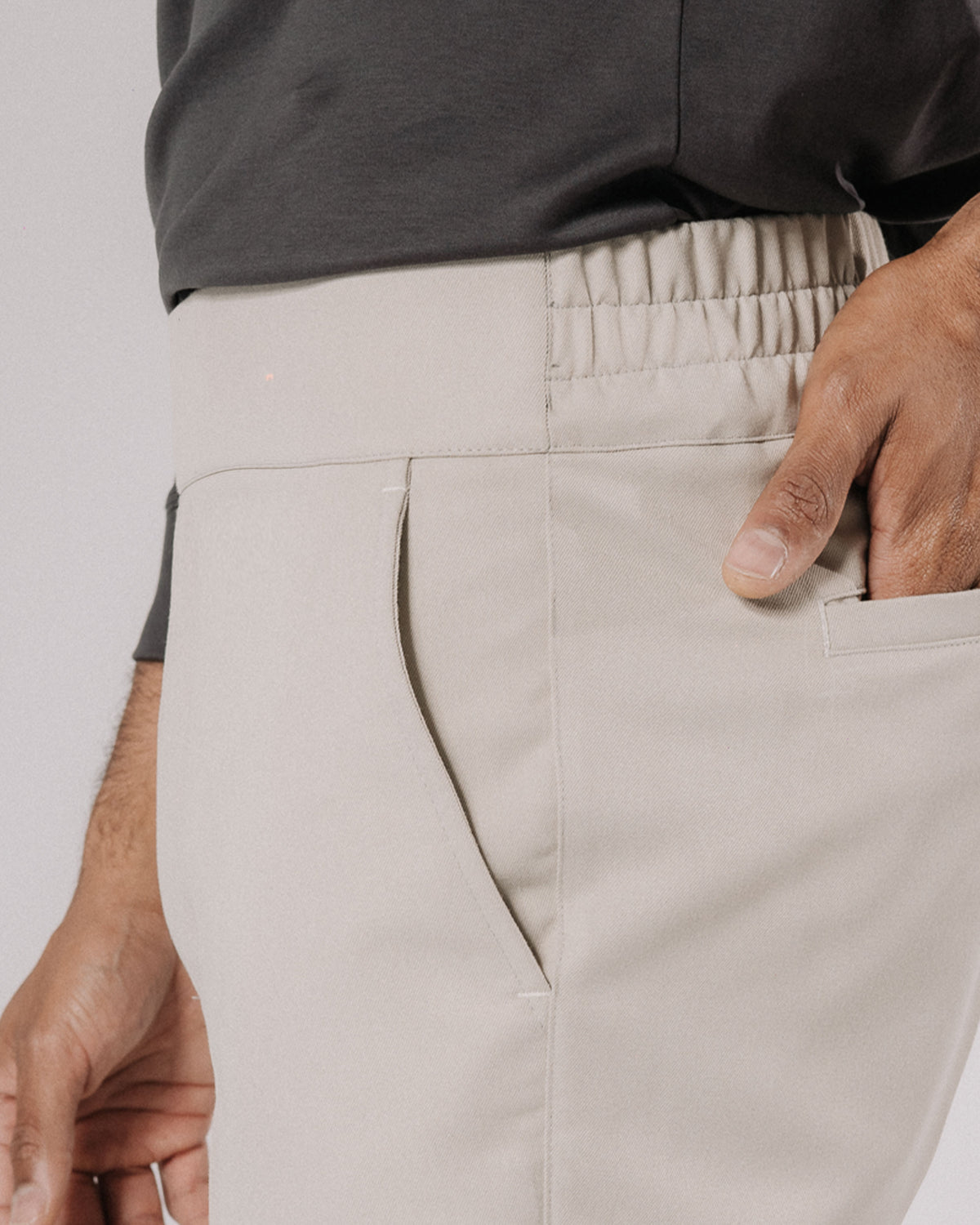 Jogger de vestir 2.0 — humo