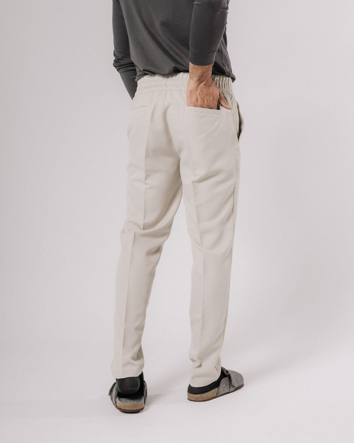 Jogger de vestir 2.0 — humo