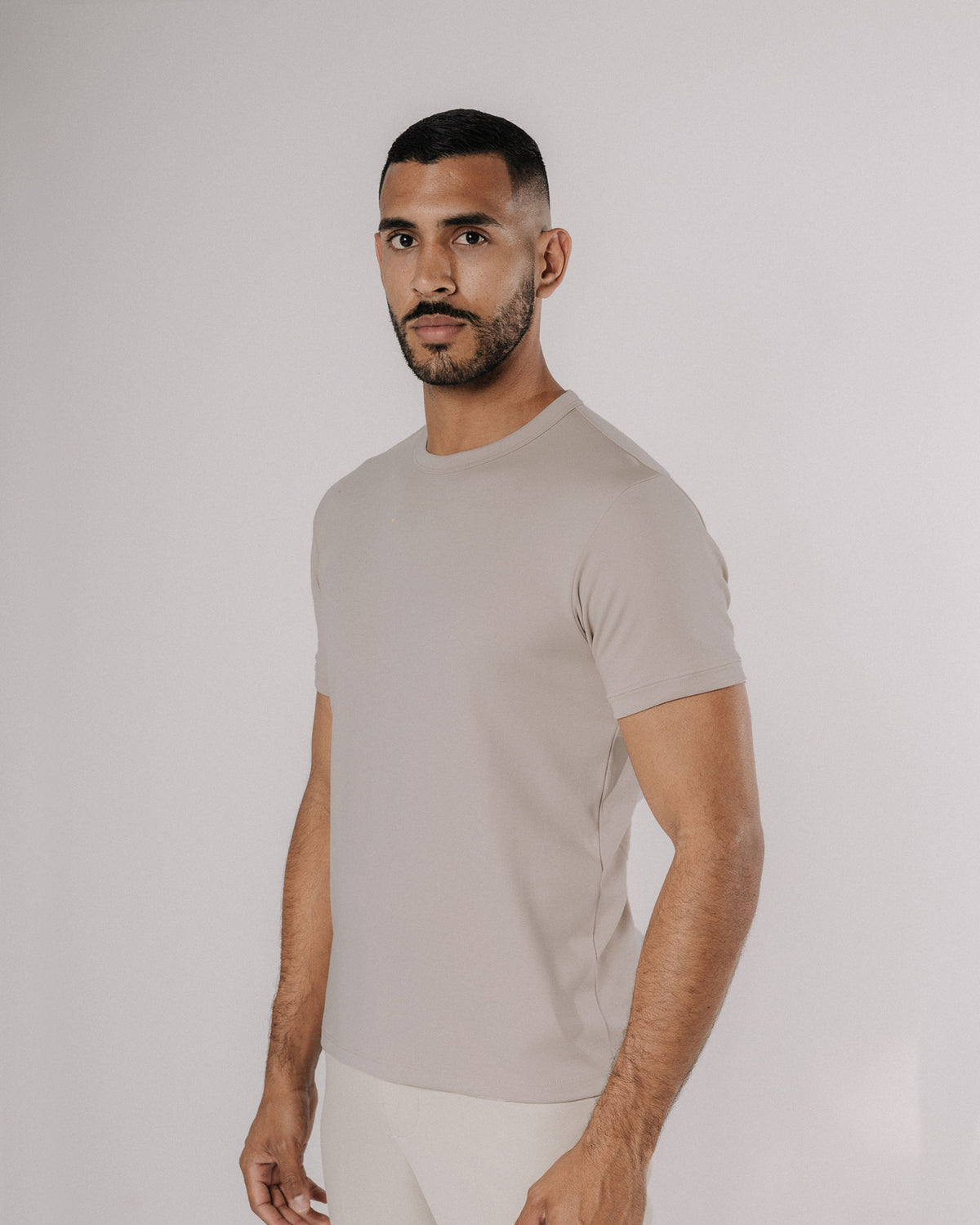Camiseta básica de pima — white sand