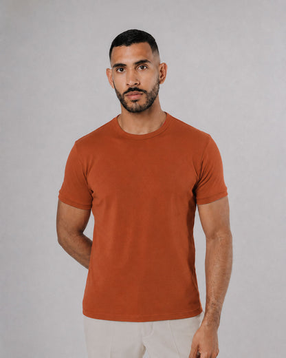 Camiseta básica de pima — ladrillo