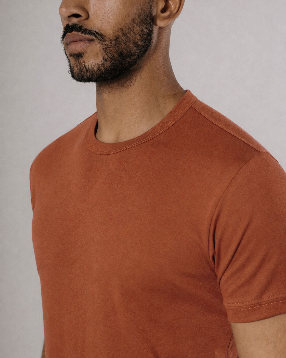 Camiseta básica de pima — ladrillo