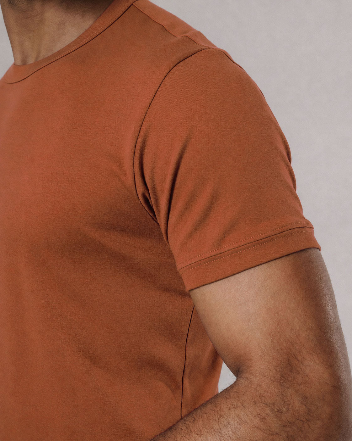 Camiseta básica de pima — ladrillo